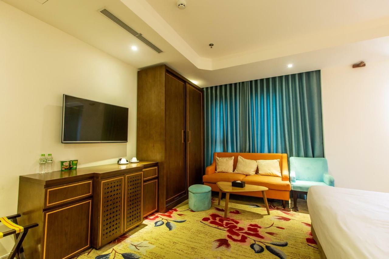 Adaline Hotel And Suite Дананг Екстериор снимка