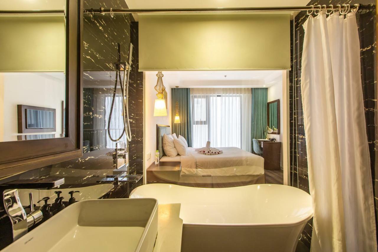 Adaline Hotel And Suite Дананг Екстериор снимка
