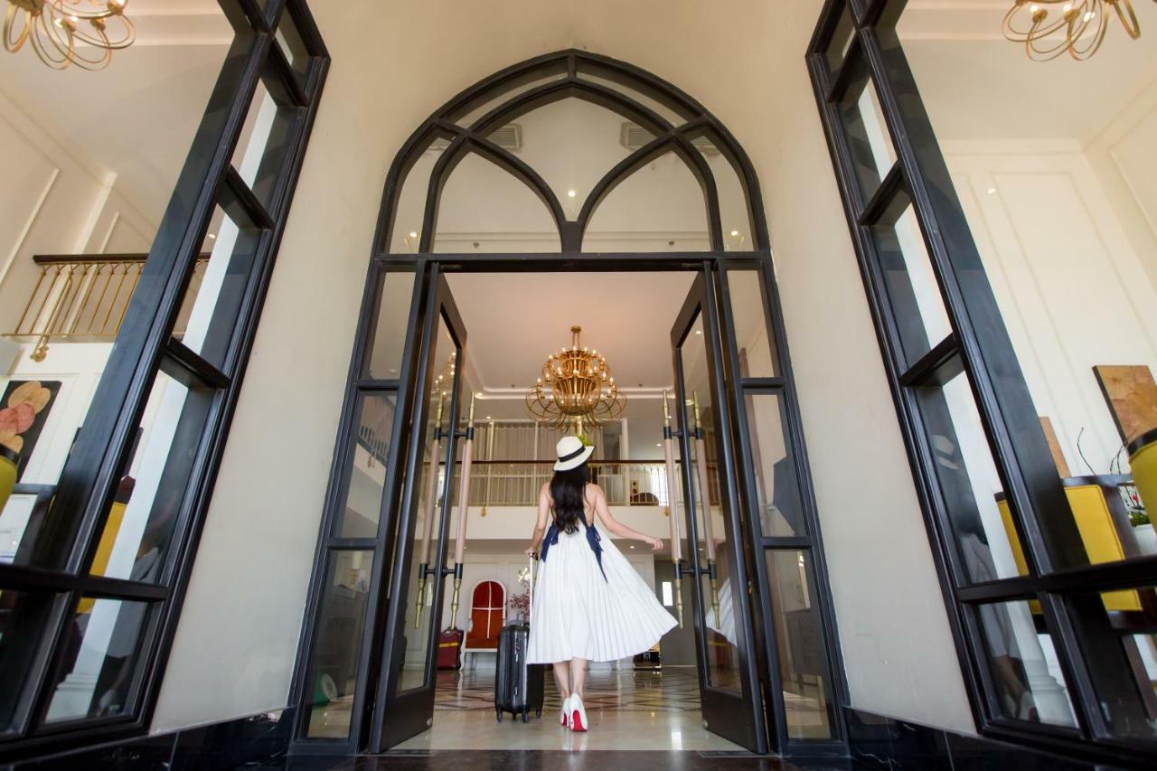 Adaline Hotel And Suite Дананг Екстериор снимка