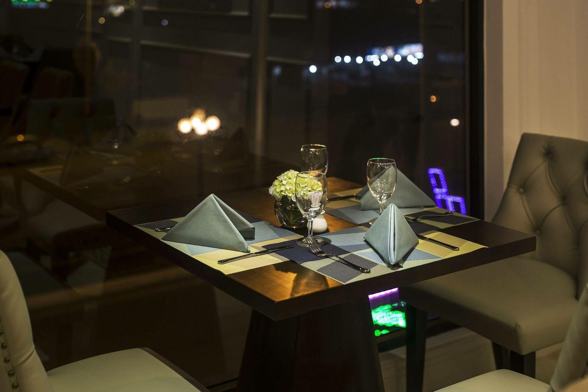 Adaline Hotel And Suite Дананг Екстериор снимка