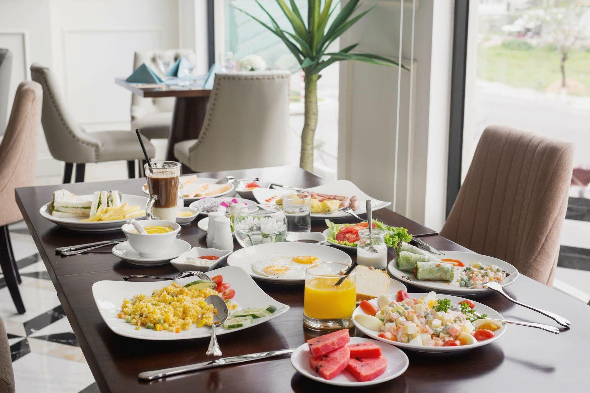 Adaline Hotel And Suite Дананг Екстериор снимка