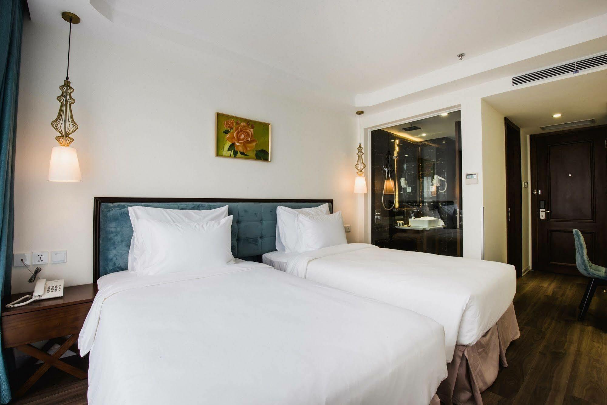 Adaline Hotel And Suite Дананг Екстериор снимка