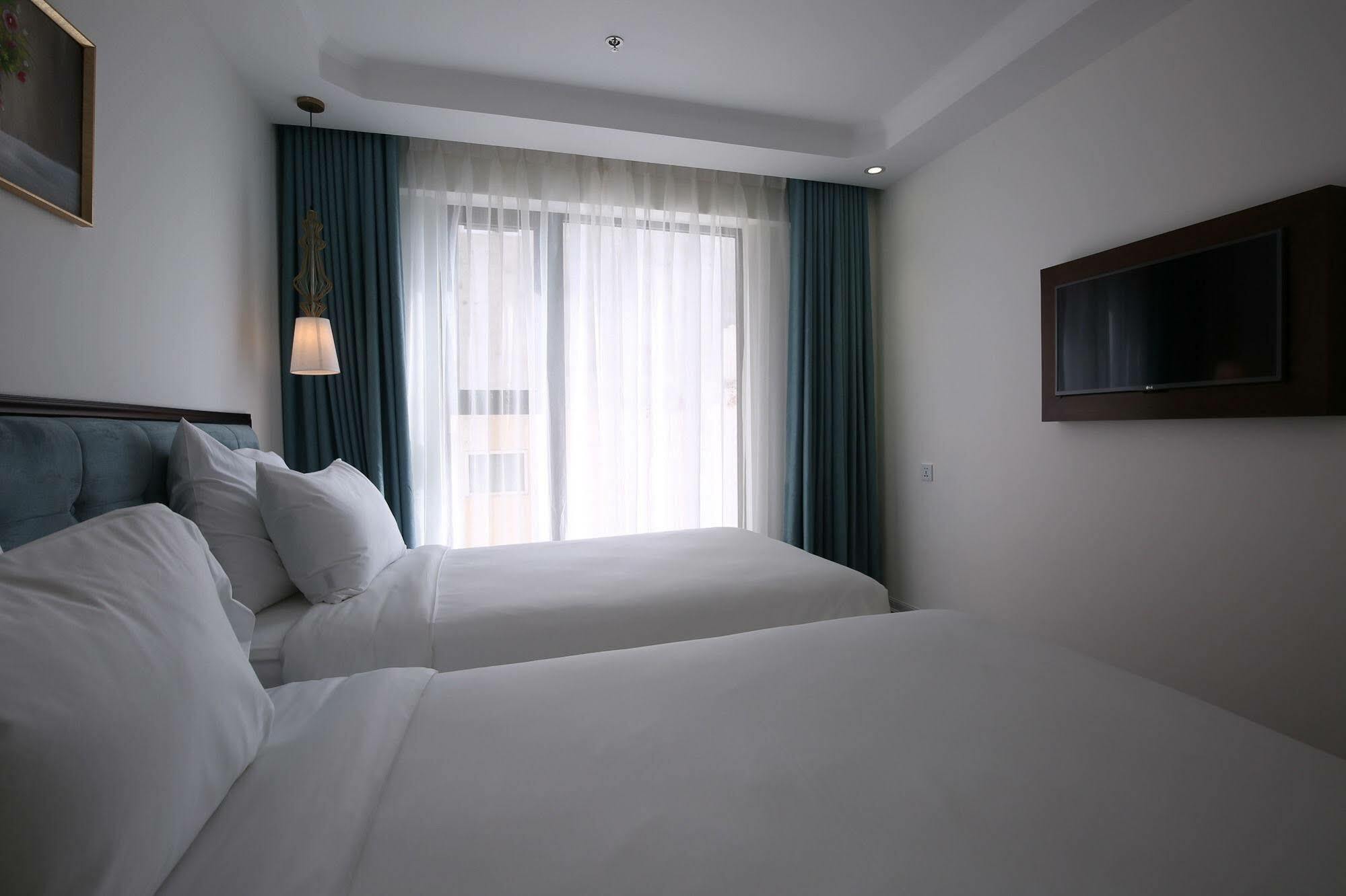 Adaline Hotel And Suite Дананг Екстериор снимка