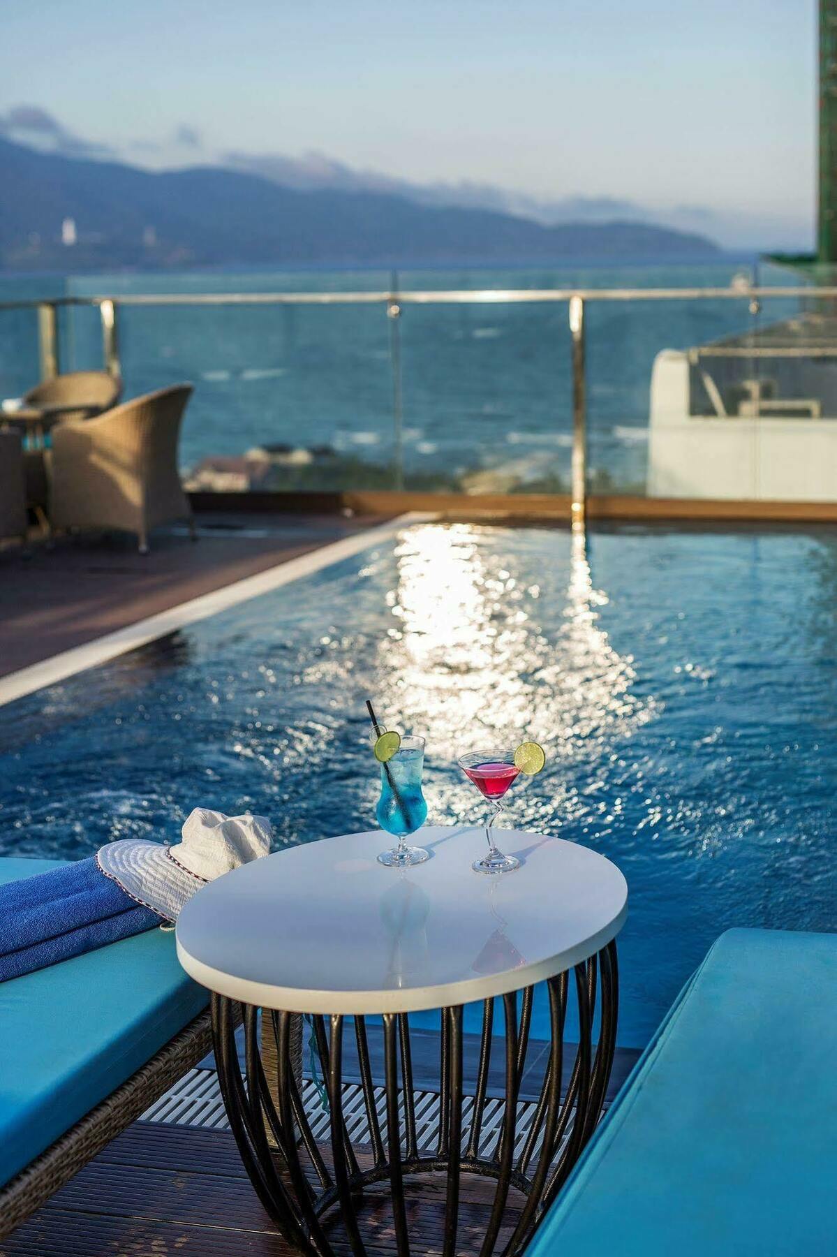 Adaline Hotel And Suite Дананг Екстериор снимка