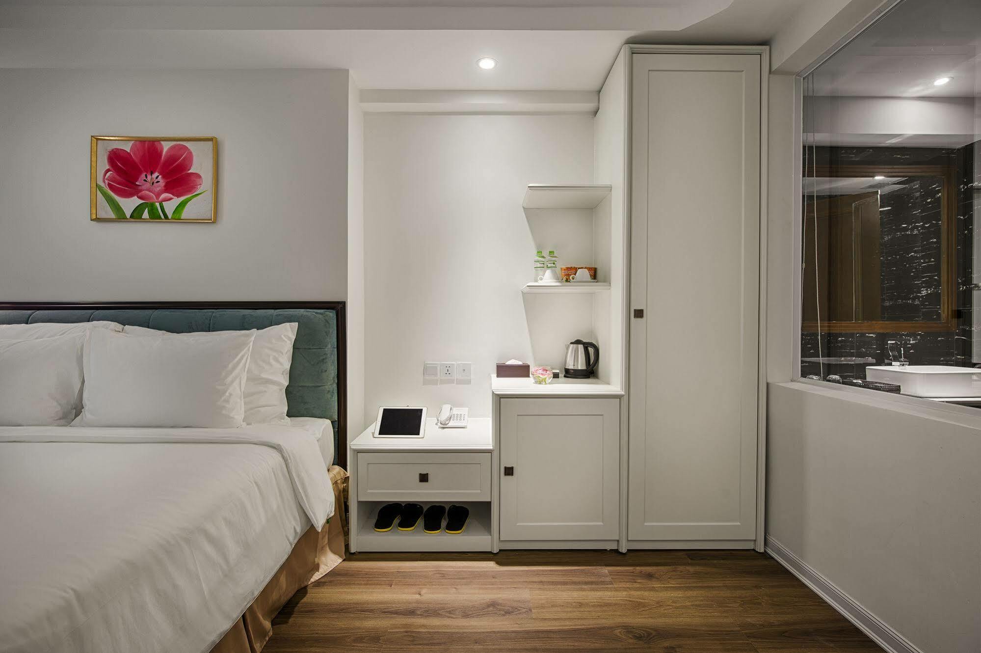 Adaline Hotel And Suite Дананг Екстериор снимка